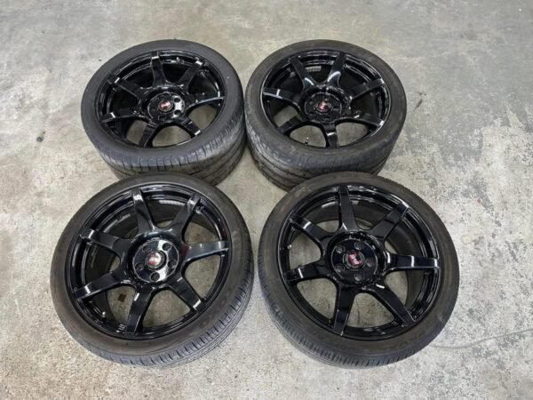 19x10 SVE GT350R replica wheels. 305/30r19 Pirelli P-Zeros on the rear. 295/30r19 Toyo prices on the front.