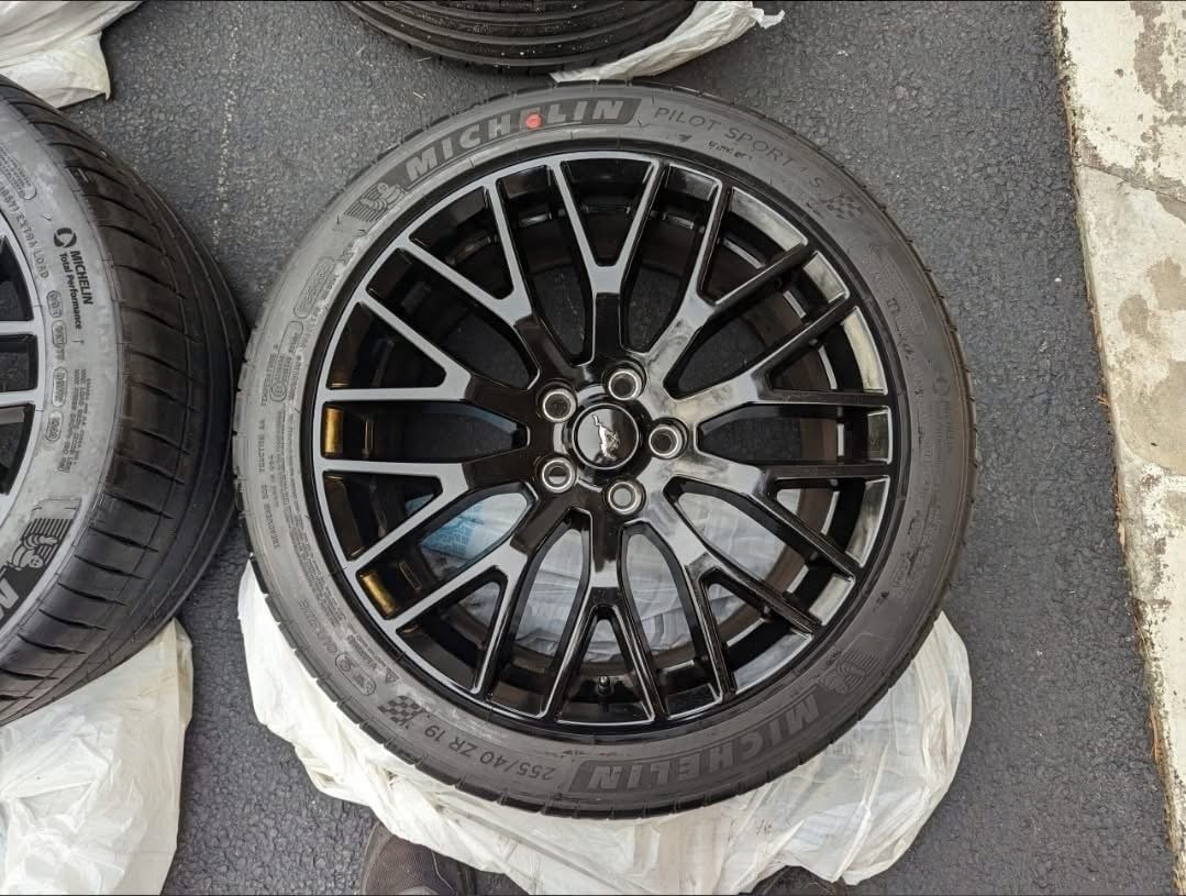 OEM PP1 Wheels with 0 Mile Michelin Pilot Sport 4S These wheels are in EXCELLENT condition, no scrapes, no chips! - Image 6