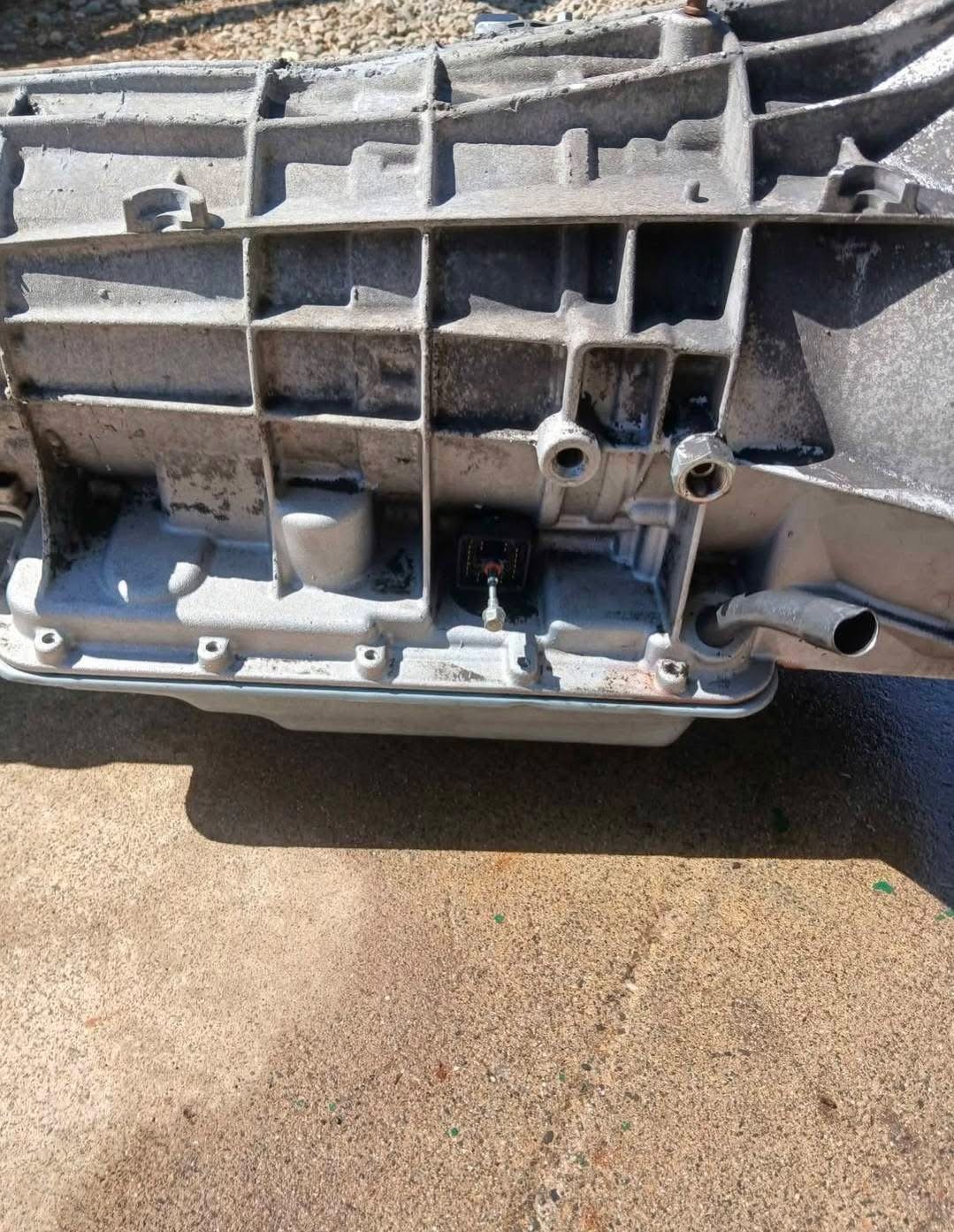 "2006 Ford F-350 6.0L Power Stroke Transmission & Transfer Case - Excellent Condition" - Image 4