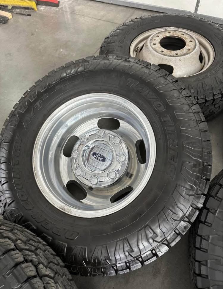 17in OEM ford f350 Dually wheels 255/60/17 Toyo open country at3 tires. - Image 3