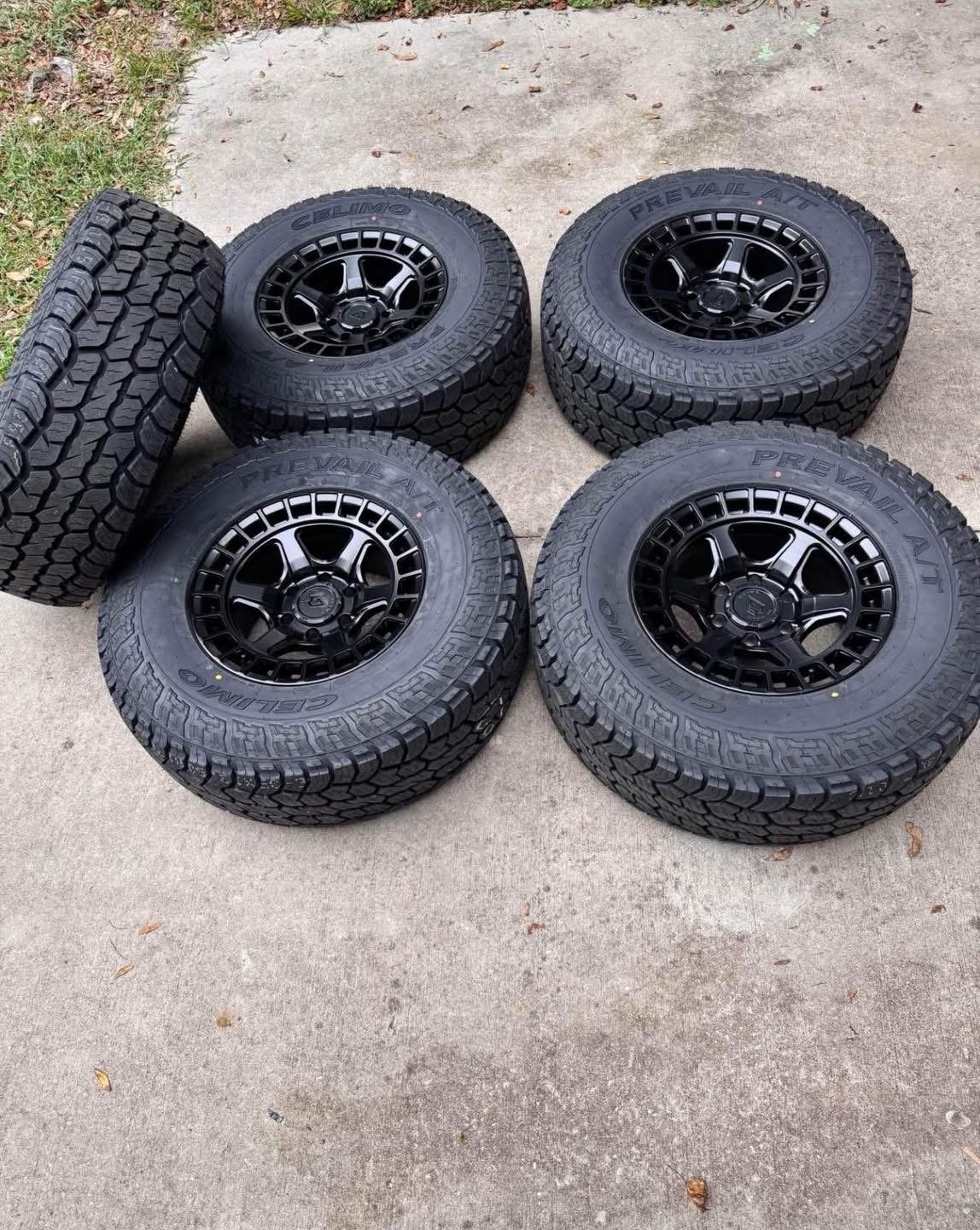 Ford Bronco wheels and tires 6x139.7 brand new - Image 6