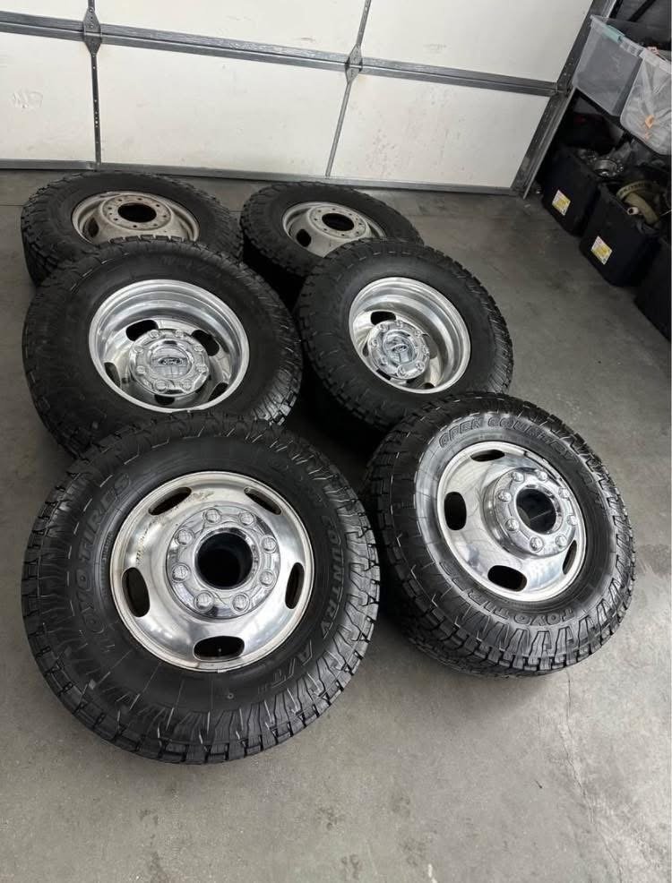 17in OEM ford f350 Dually wheels 255/60/17 Toyo open country at3 tires. - Image 7