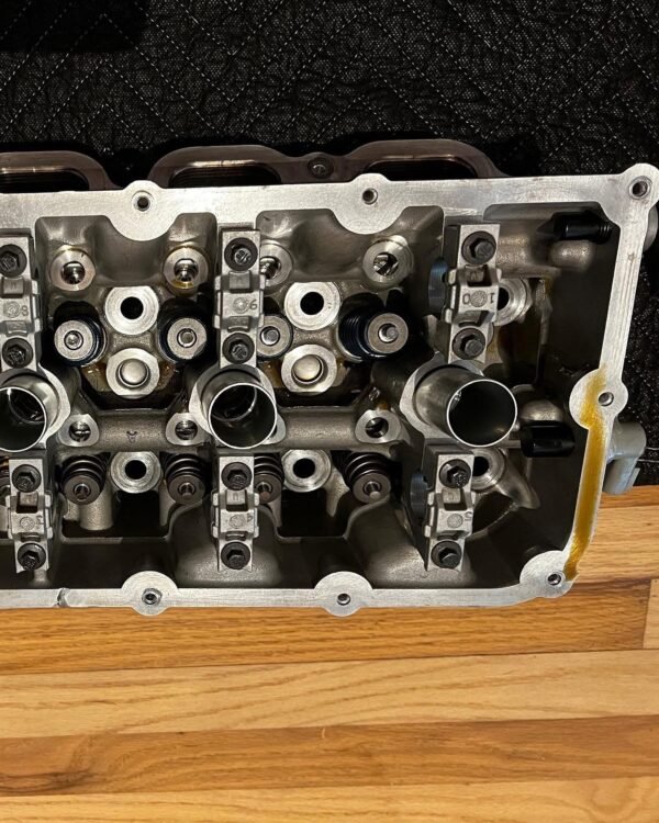 Gt350 voodoo complete cylinder head - Image 4