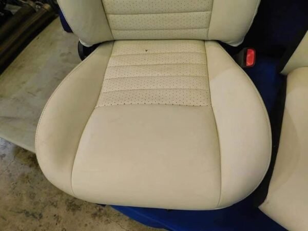 Mustang White leather 99-04 convertible seats - Image 6
