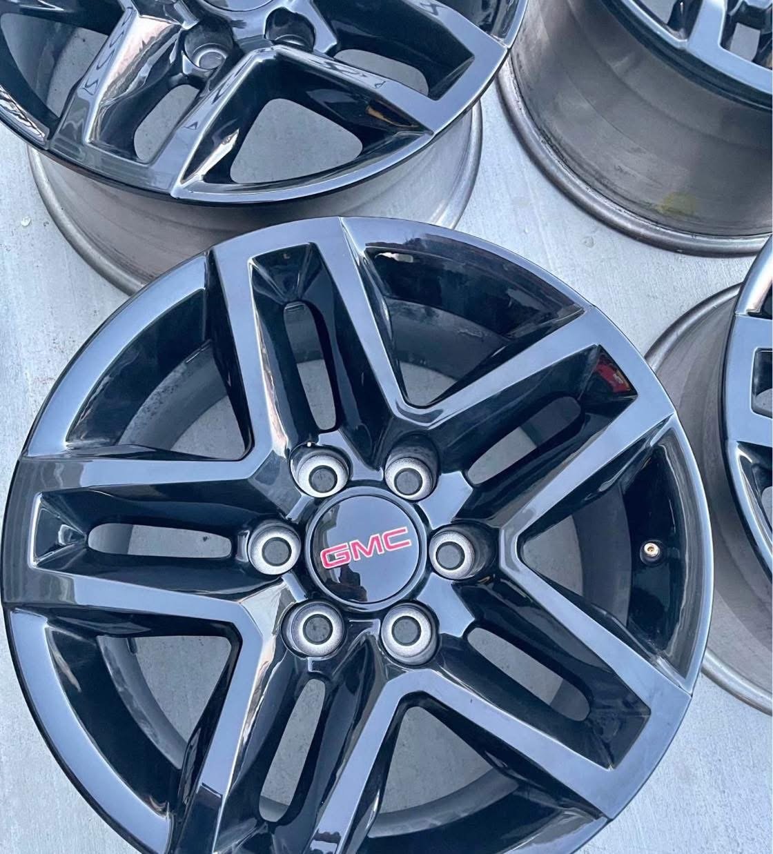4-Gmc Sierra 1500 Yukon Rims 18” almost new in excellent condition,less then 1000 miles, - Image 7
