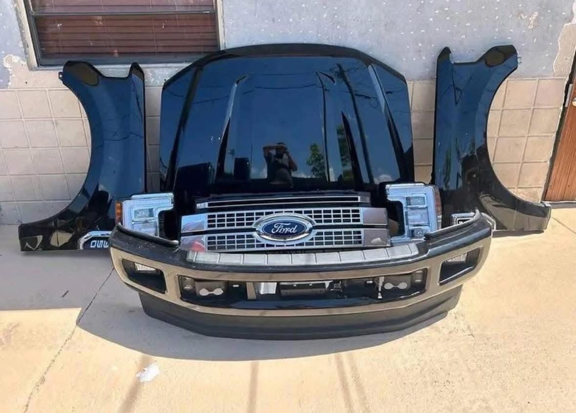 2017-2019 Ford F250/F350 Platinum Front End Clip*: Brand new, complete front end assembly in OEM condition.