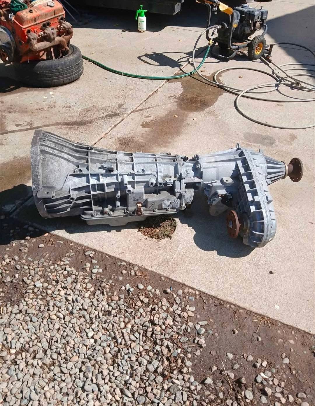 "2006 Ford F-350 6.0L Power Stroke Transmission & Transfer Case - Excellent Condition"