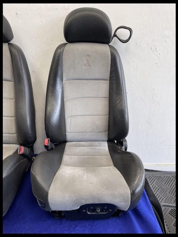 2003 Ford Mustang COBRA SVt seats - Image 4