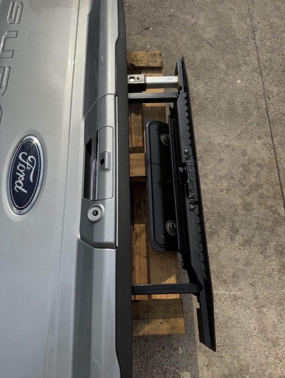 2017-2023 Ford F250 F350 F450 Take off tailgate, with camera hole, automatic push button release & STEP OEM Iconic Silver - Image 7