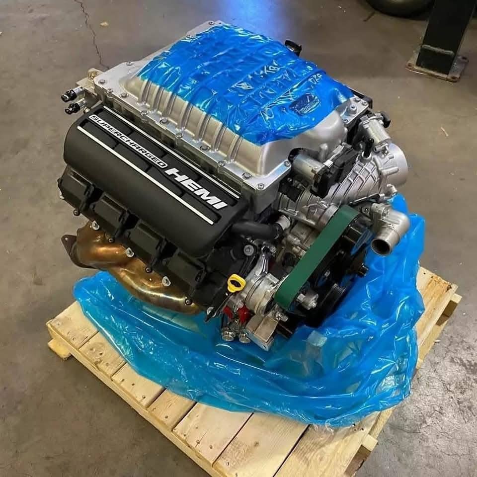 Hellcat Redeye crate engine direct from dodge. Makes 807 hp - Image 2